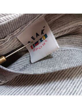 True Vintage T-shirt XL 1990's Grunge Gray Striped Teak Sport Crew Neck